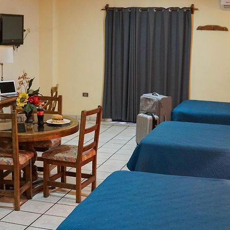 Hotel Las Fuentes ลอสโมชิส ภายนอก รูปภาพ