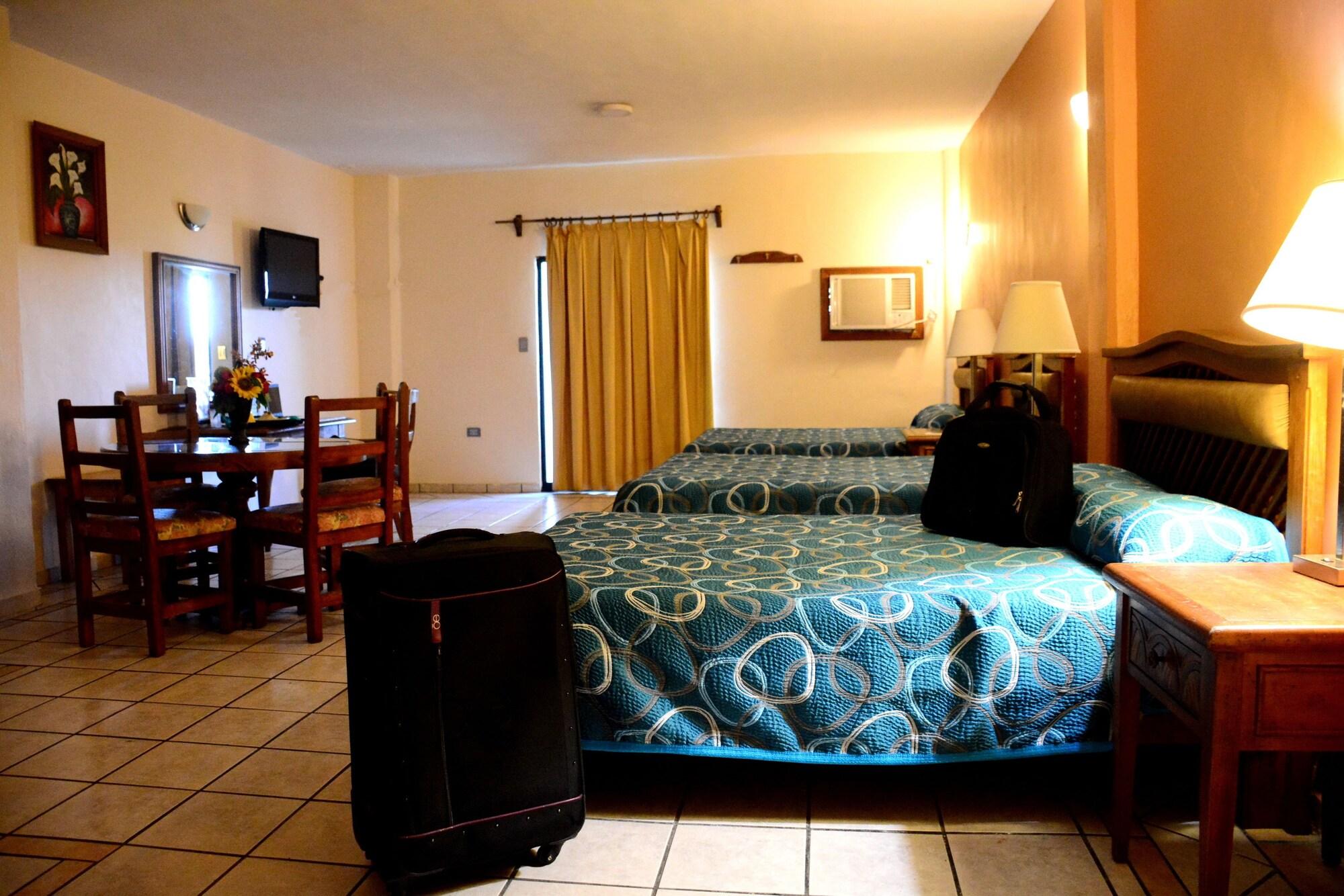 Hotel Las Fuentes ลอสโมชิส ภายนอก รูปภาพ