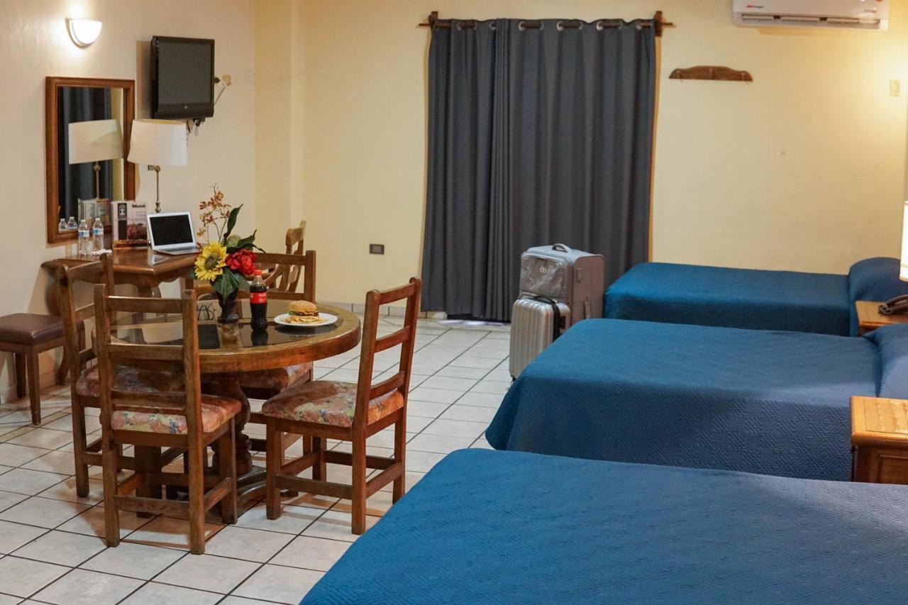 Hotel Las Fuentes ลอสโมชิส ภายนอก รูปภาพ